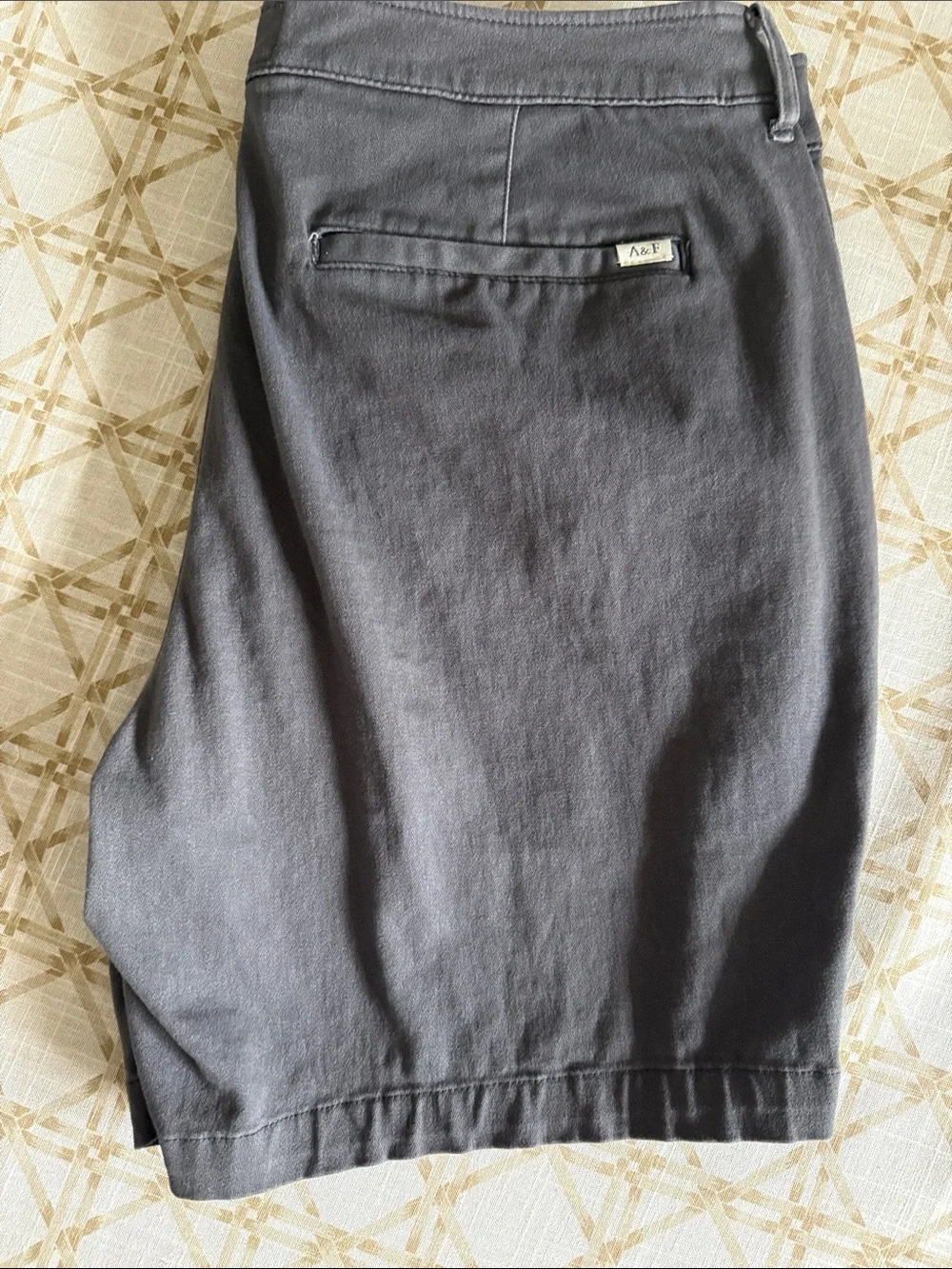 Abercrombie & Fitch Men's Slate Gray Flat-Front Chino Shorts
